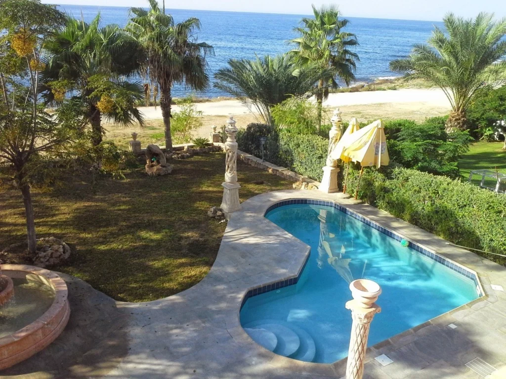6+ Bedroom House for Sale in Chlorakas, Paphos District