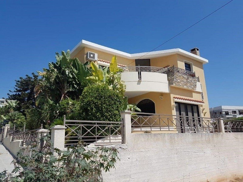 4 Bedroom House for Sale in Laiki Lefkothea, Limassol District