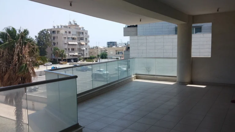 1600m² Building for Sale in Larnaca District