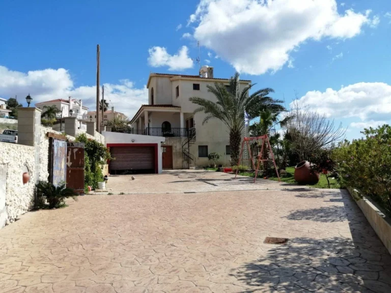 6+ Bedroom House for Sale in Geroskipou, Paphos District