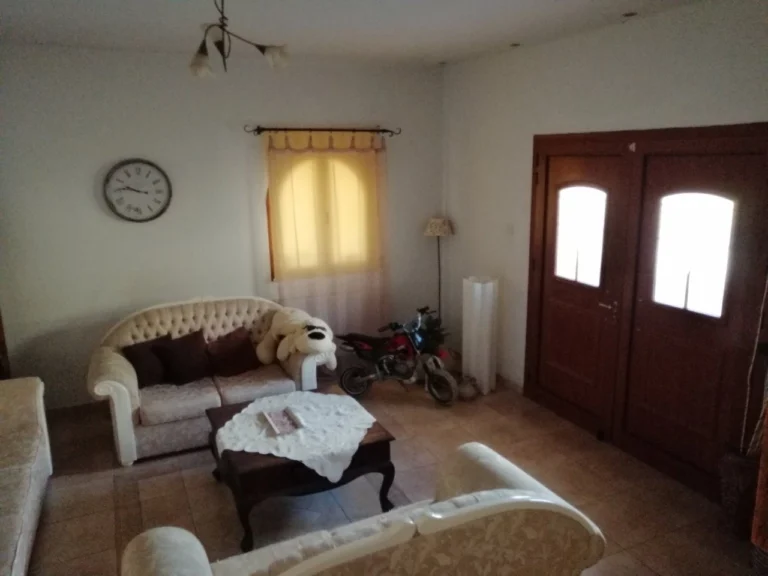 6+ Bedroom House for Sale in Geroskipou, Paphos District