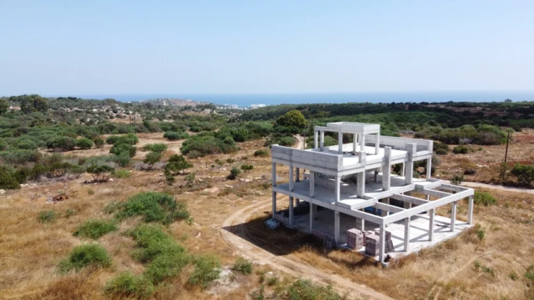 5 Bedroom House for Sale in Famagusta – Agia Napa
