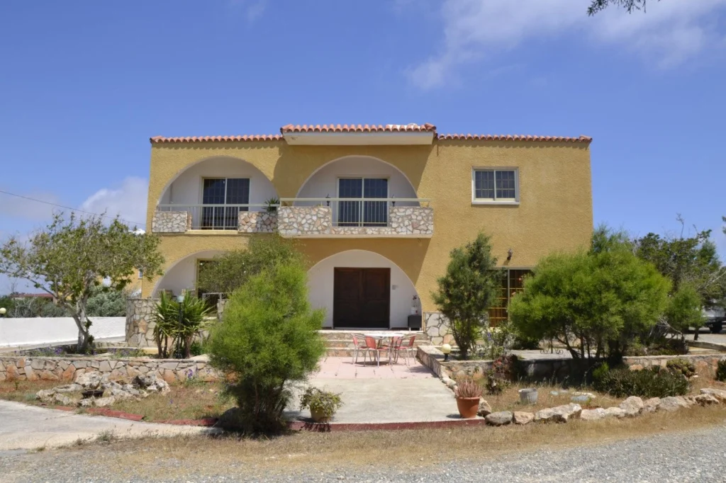 4 Bedroom House for Sale in Famagusta – Agia Napa