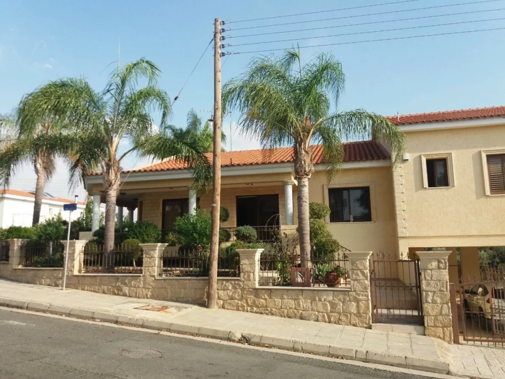 6+ Bedroom House for Sale in Paphos – Emba