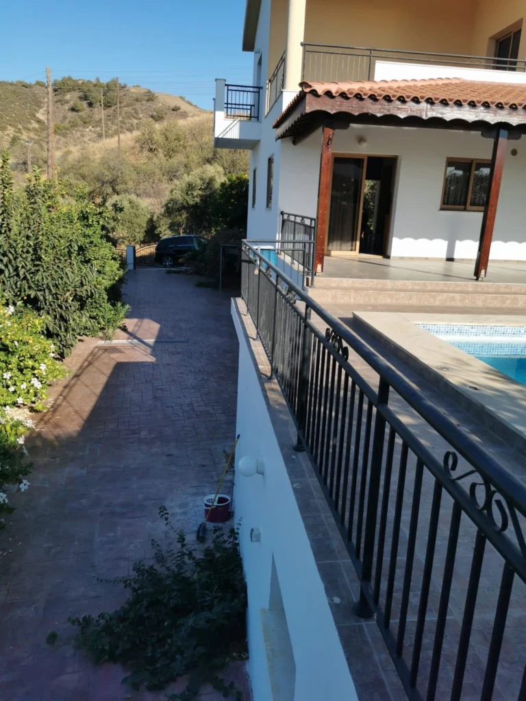 6+ Bedroom House for Sale in Pomos, Paphos District