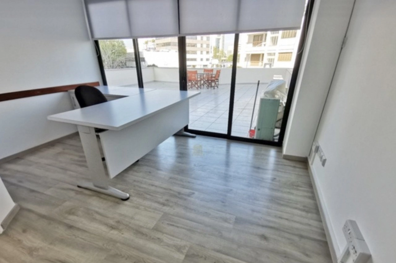 127m² Office for Sale in Agioi Omologites, Nicosia District