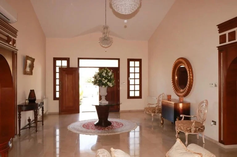 6+ Bedroom House for Sale in Tala, Paphos District