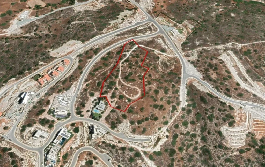 10,732m² Plot for Sale in Agios Tychonas, Limassol District