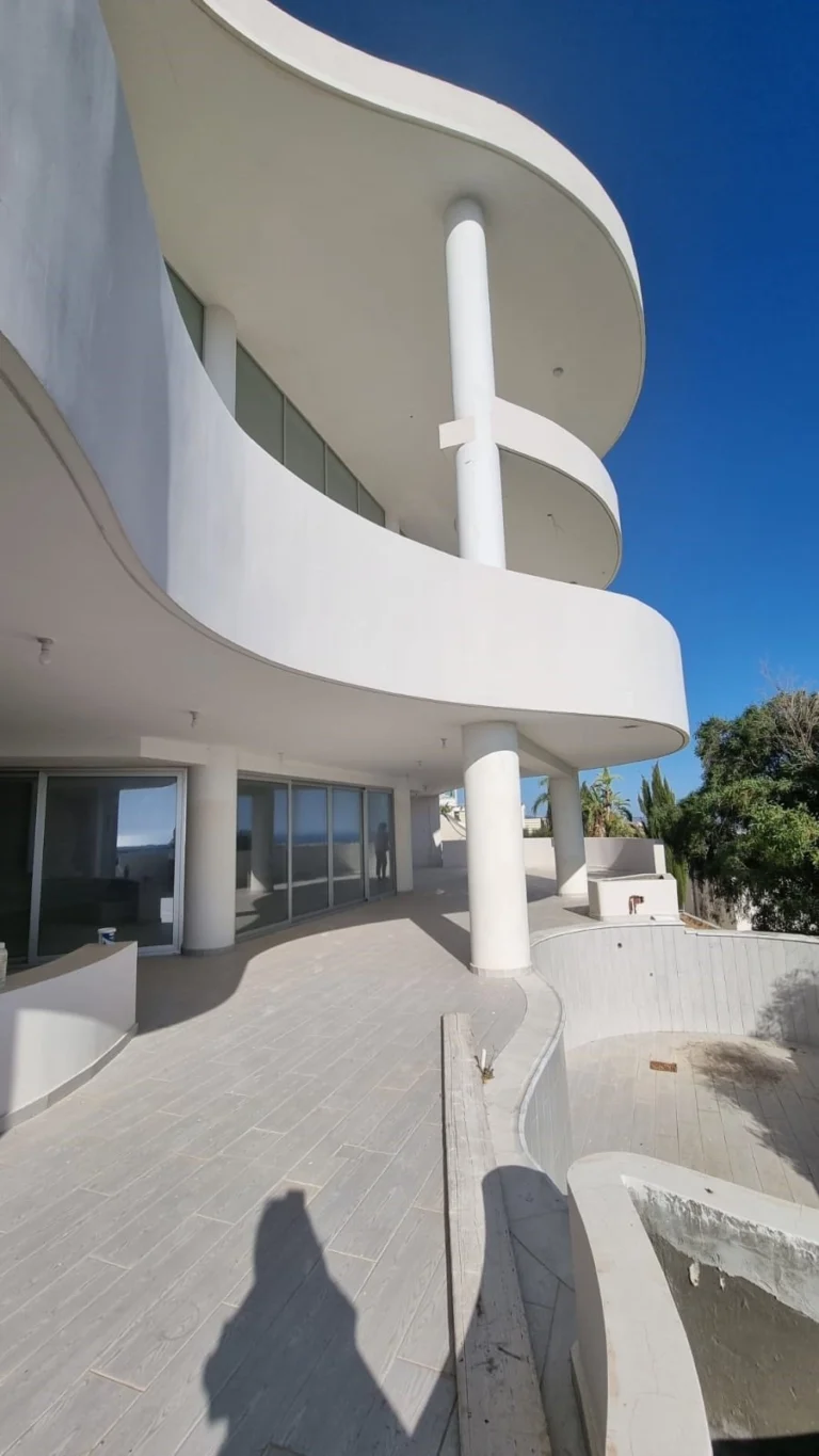 5 Bedroom House for Sale in Geroskipou, Paphos District