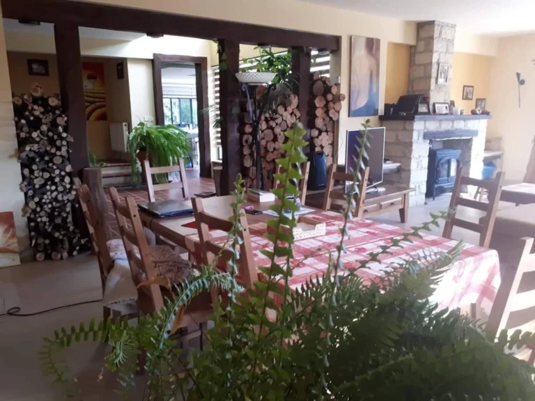 5 Bedroom House for Sale in Parekklisia, Limassol District