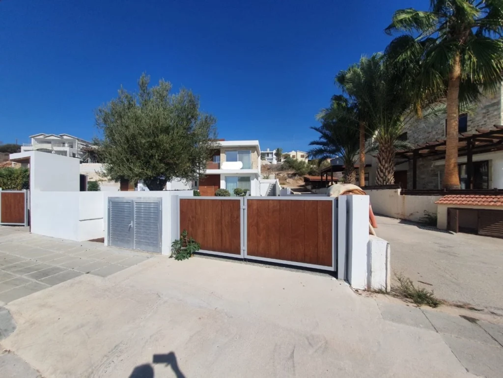 3 Bedroom House for Sale in Geroskipou, Paphos District