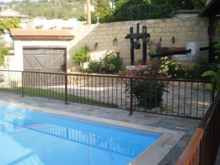 6+ Bedroom House for Sale in Trachypedoula, Paphos District