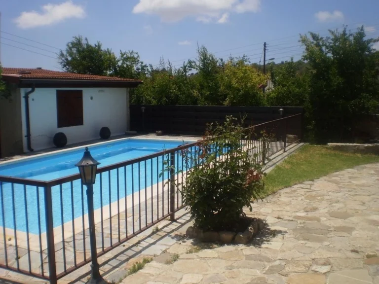 6+ Bedroom House for Sale in Trachypedoula, Paphos District