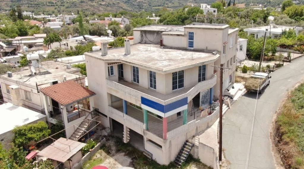 400m² Building for Sale in Giolou, Paphos District