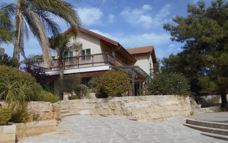 Cheap Houses and Villas for Sale Limassol up to 700000 euro