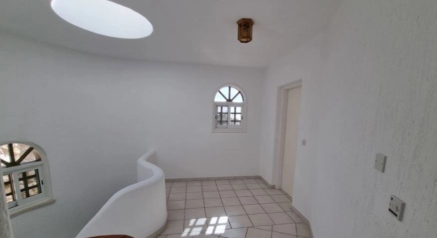 5 Bedroom House for Sale in Kamares, Paphos District