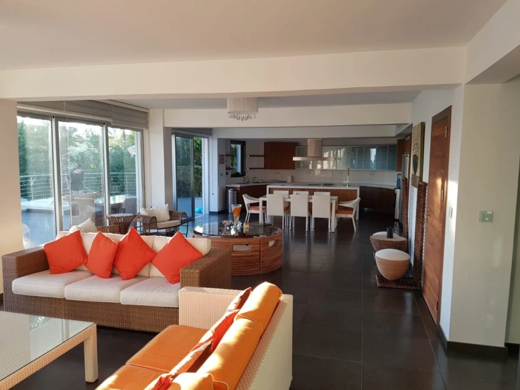 5 Bedroom House for Sale in Armenochori, Limassol District