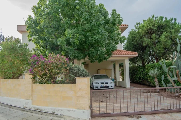 3 Bedroom House for Sale in Pervolia Larnacas