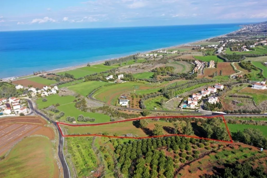 9,384m² Plot for Sale in Argaka, Paphos District