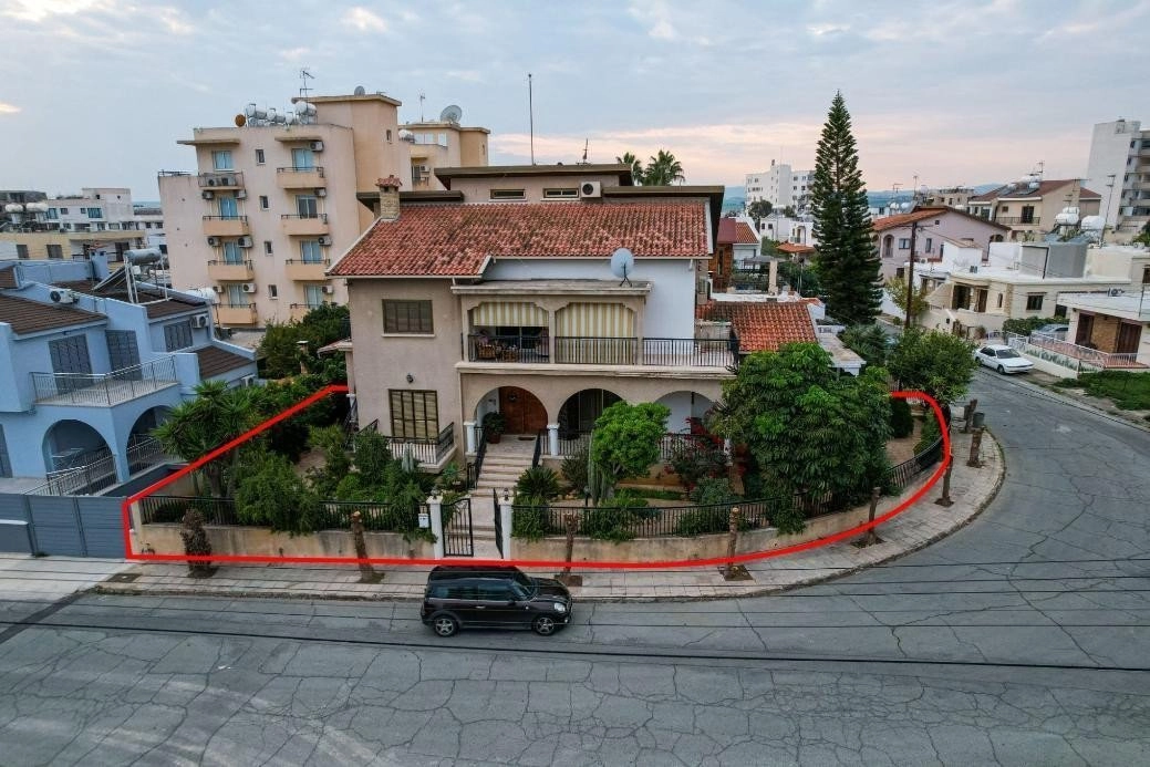 4 Bedroom House for Sale in Agios Nikolaos, Larnaca District