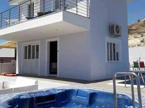 3 Bedroom House for Sale in Agios Tychonas, Limassol District