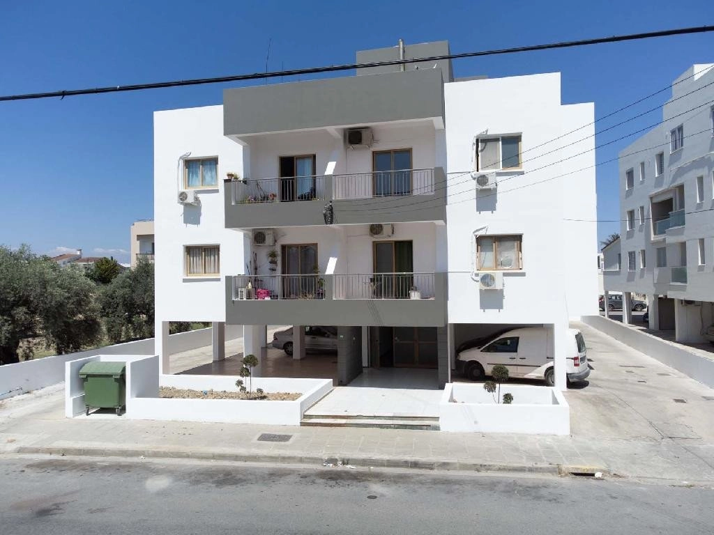 646m² Building for Sale in Latsia, Nicosia District