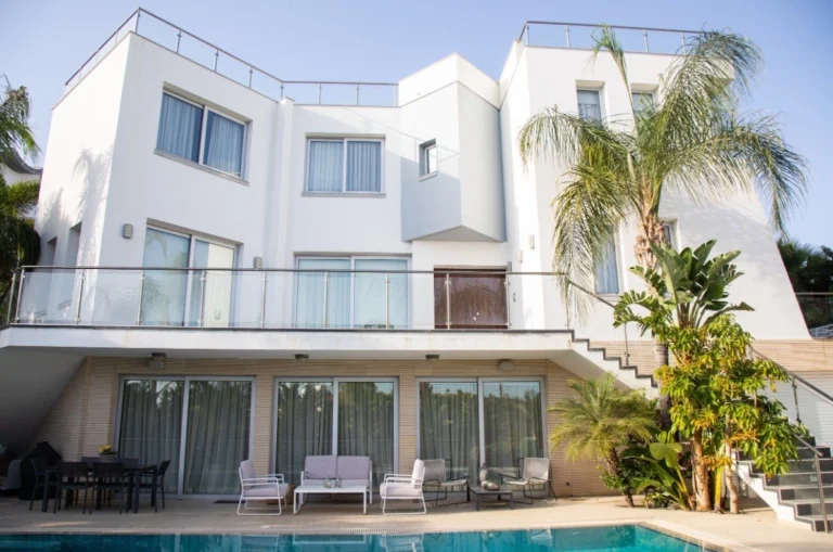 5 Bedroom House for Sale in Agios Tychonas, Limassol District