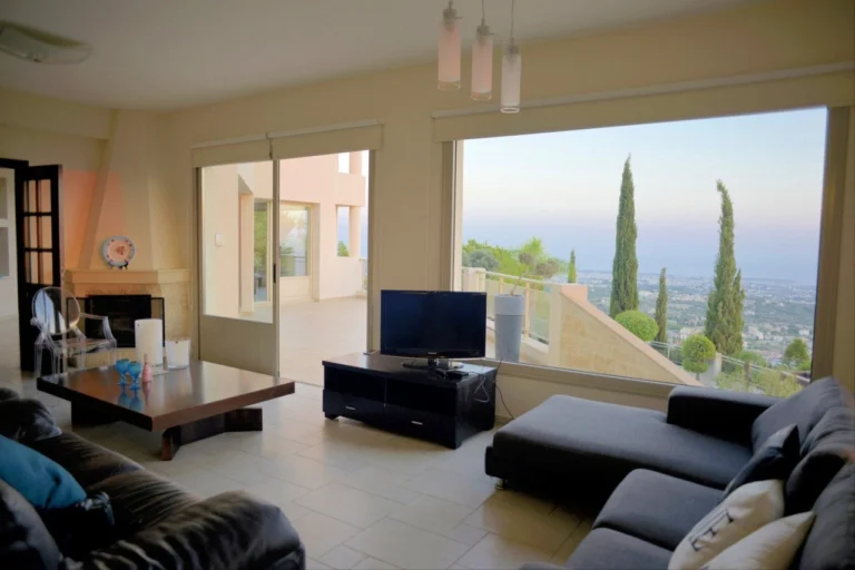 6+ Bedroom House for Sale in Tala, Paphos District