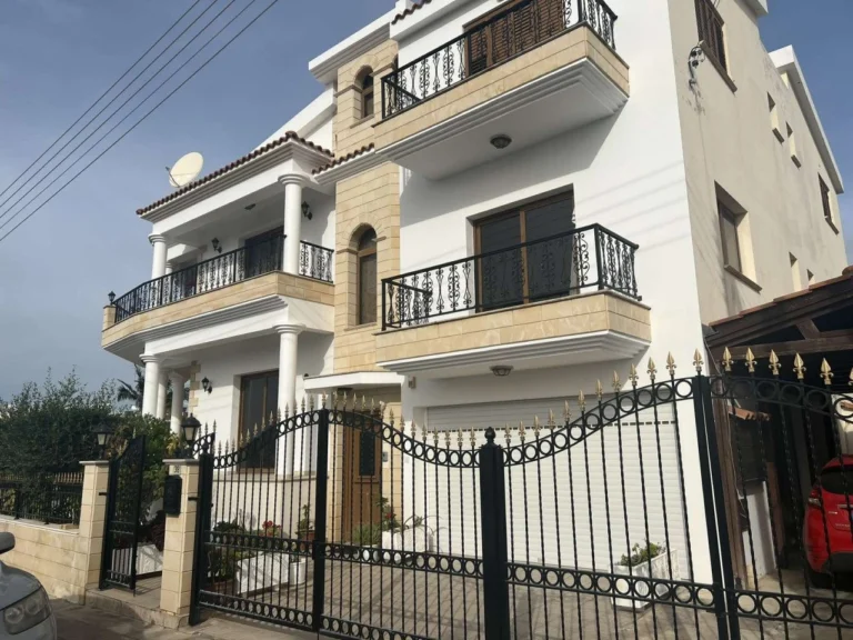 6+ Bedroom House for Sale in Paphos – Emba