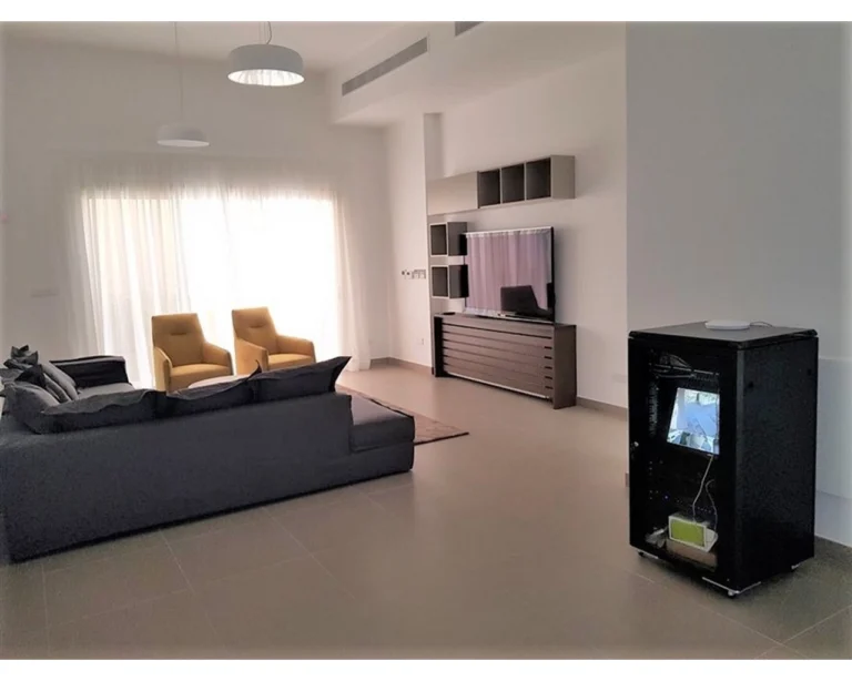 5 Bedroom House for Rent in Agios Tychonas, Limassol District