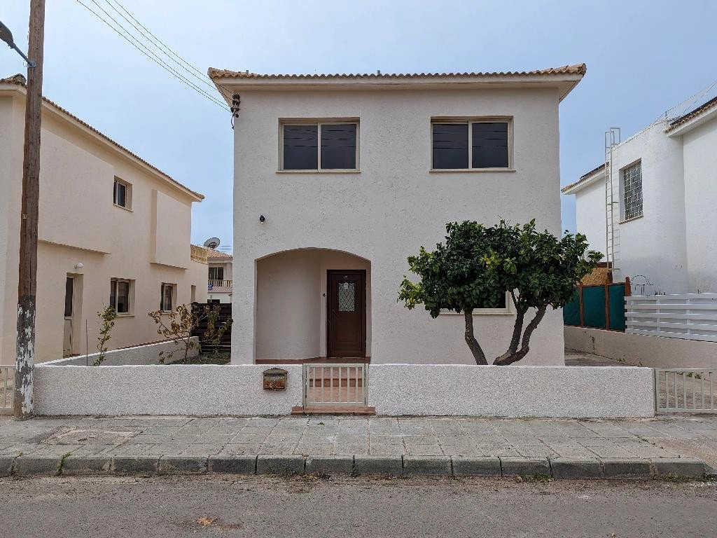 4 Bedroom House for Sale in Mandria, Paphos District