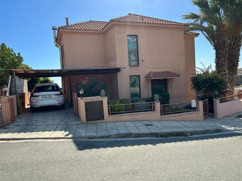 5 Bedroom House for Sale in Paniotis, Limassol District