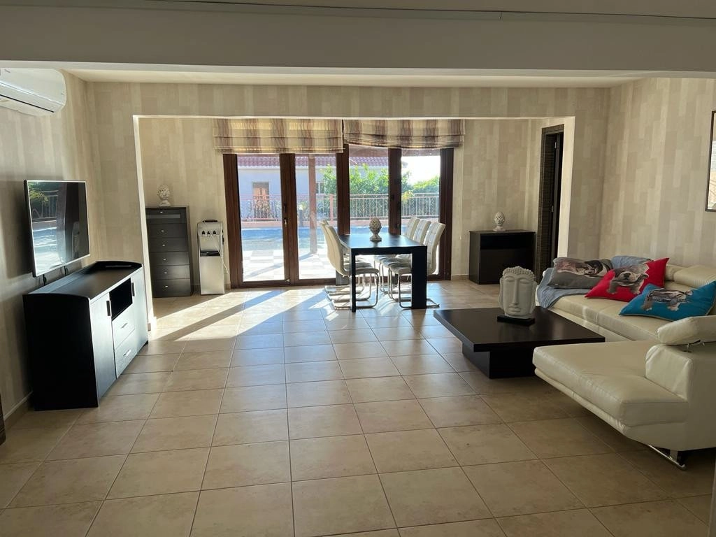 5 Bedroom House for Sale in Paniotis, Limassol District