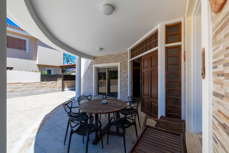 3 Bedroom House for Sale in Meneou, Larnaca District