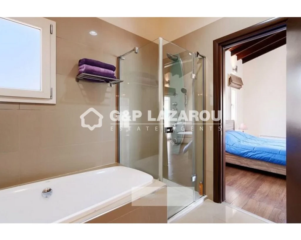 6+ Bedroom House for Sale in Paphos – Universal
