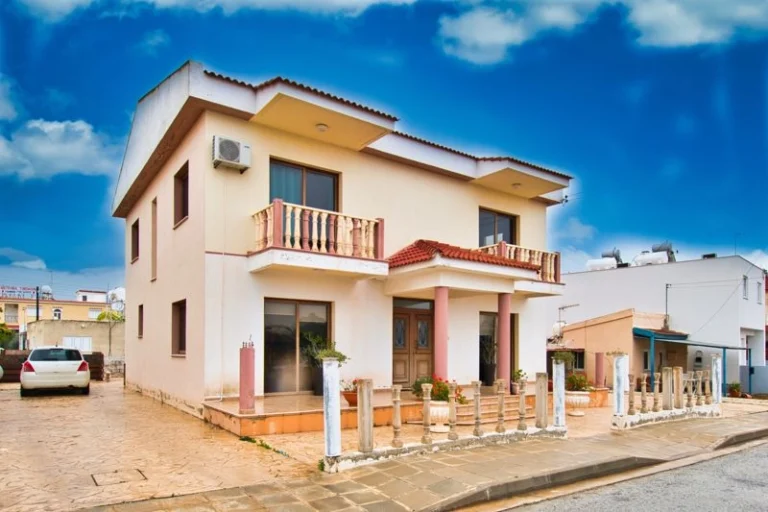4 Bedroom Villa for Sale in Xylofagou, Famagusta District