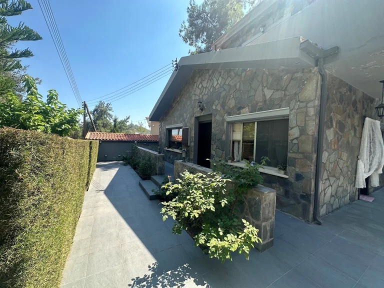 3 Bedroom House for Sale in Moniatis, Limassol District