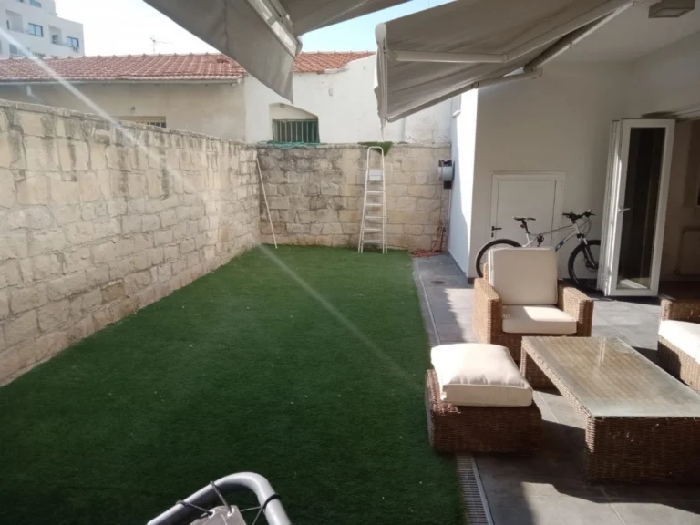5 Bedroom House for Sale in Limassol – AgiaTriada