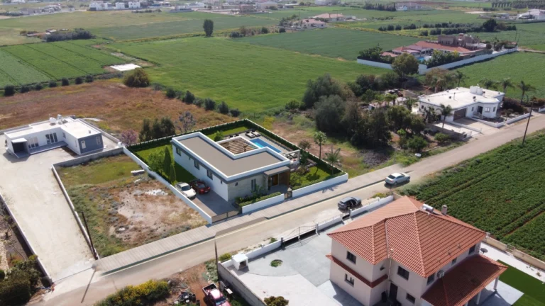 Cheap Houses and Villas for Sale Larnaca up to 600000 euro