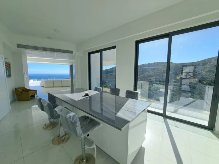 6+ Bedroom House for Sale in Agios Tychonas, Limassol District