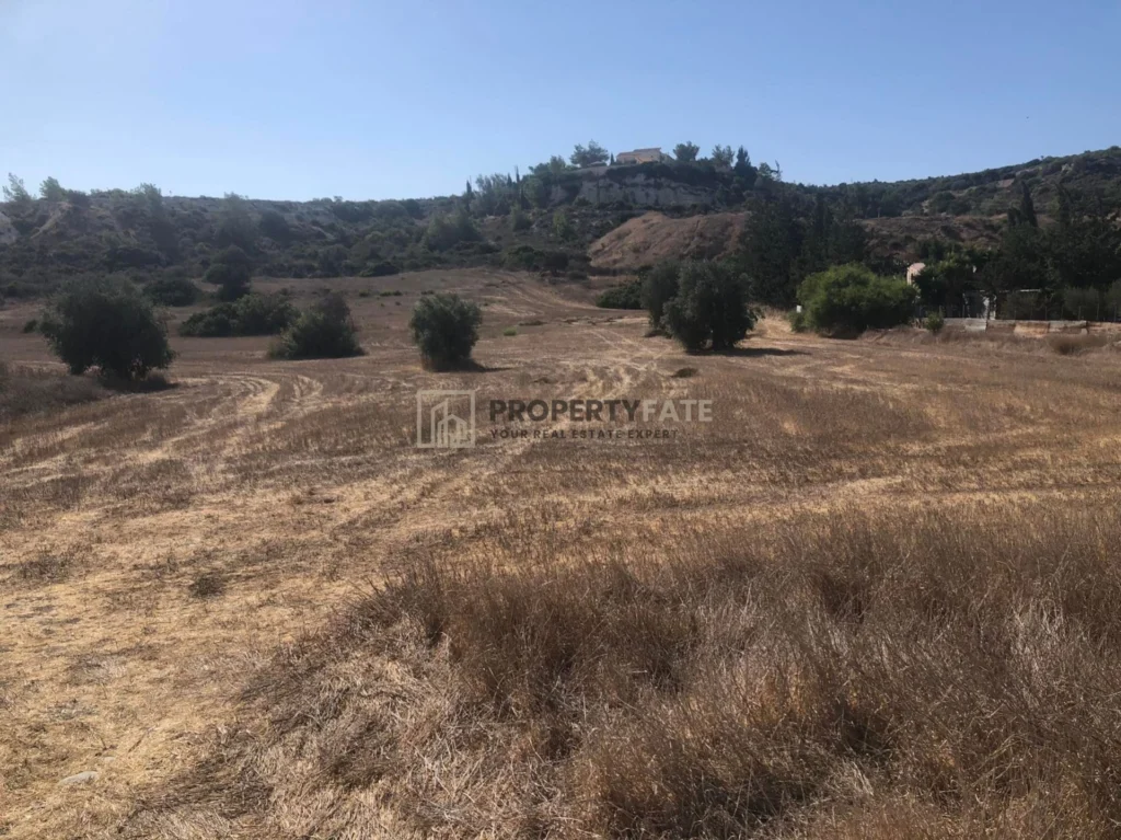 27,523m² Plot for Sale in Pentakomo, Limassol District