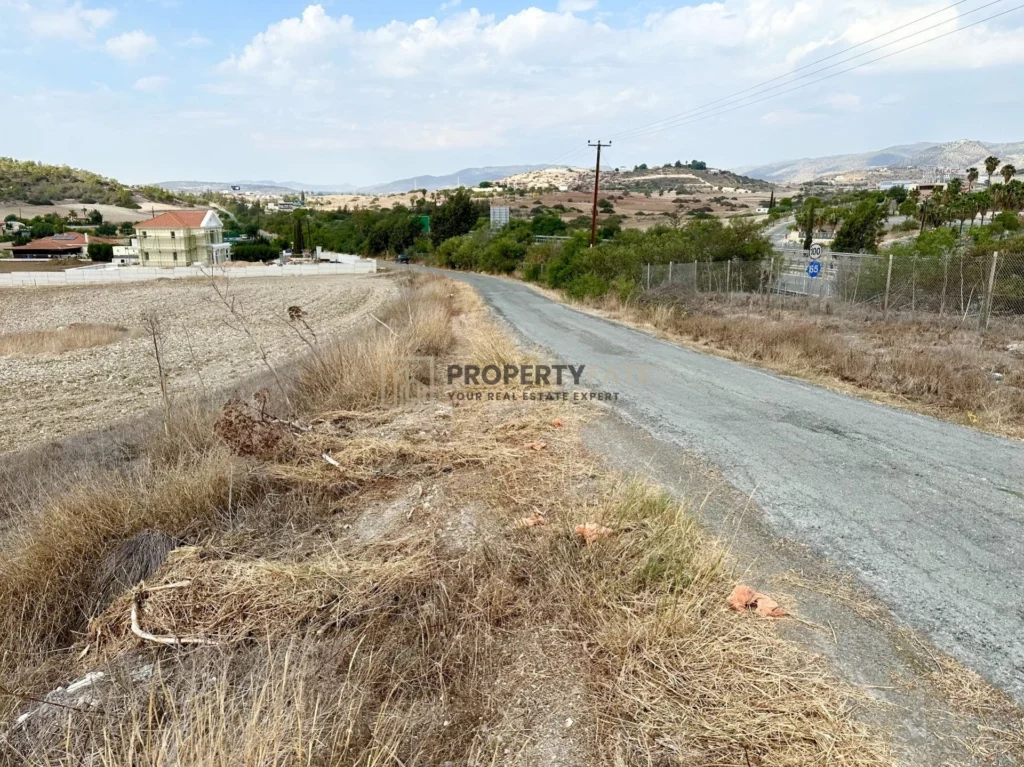 2,416m² Plot for Sale in Pentakomo, Limassol District