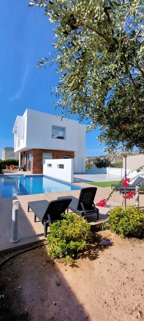 3 Bedroom House for Sale in Peyia, Paphos District