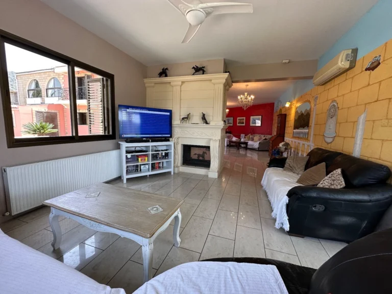 5 Bedroom House for Sale in Prastio Kellakiou, Limassol District