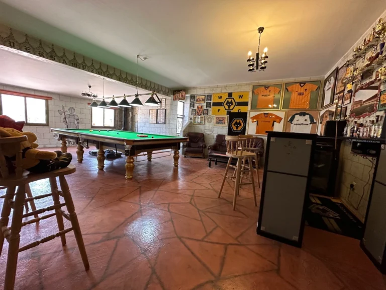 5 Bedroom House for Sale in Prastio Kellakiou, Limassol District