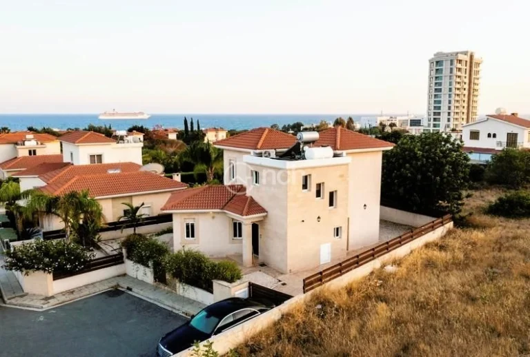 3 Bedroom House for Sale in Pyrgos Lemesou Tourist Area, Limassol District