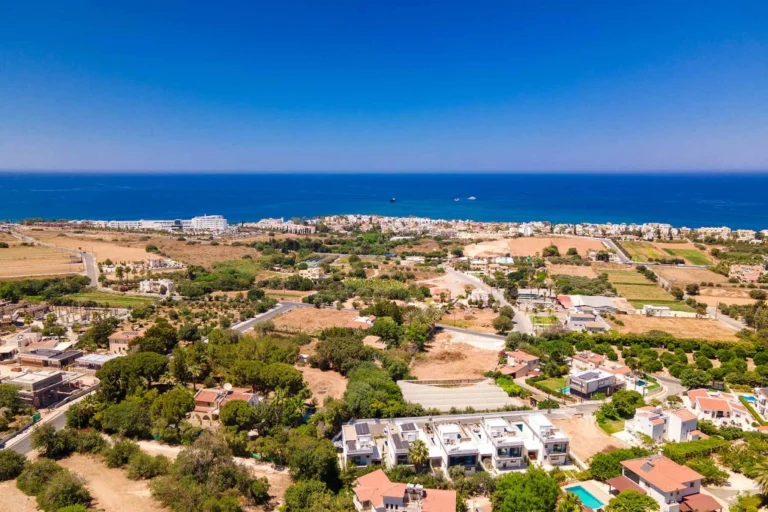 4 Bedroom House for Sale in Chlorakas, Paphos District