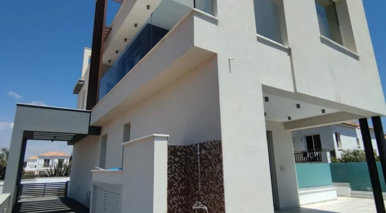 4 Bedroom House for Sale in Famagusta – Agia Napa