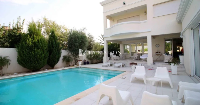 5 Bedroom House for Sale in Engomi, Nicosia District