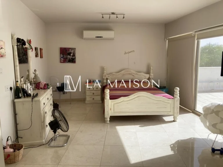 5 Bedroom House for Sale in Engomi, Nicosia District